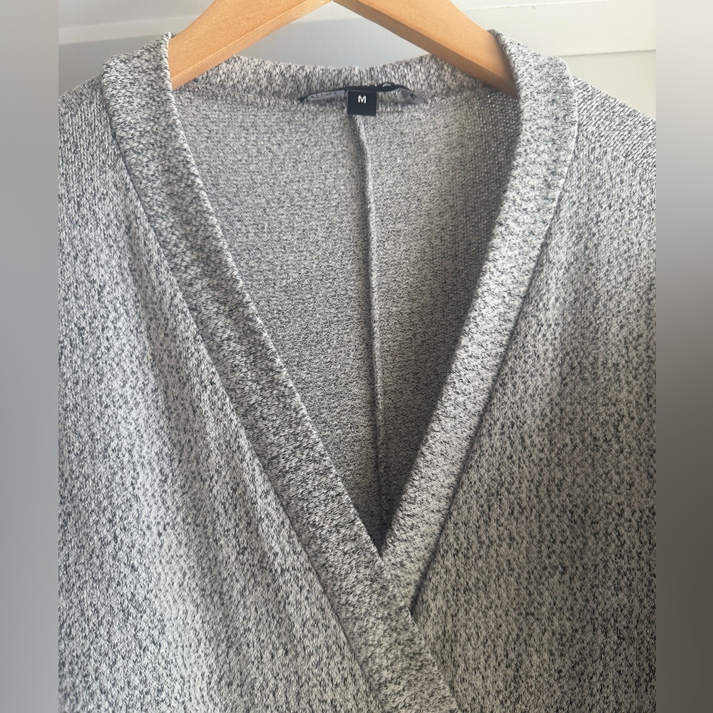 Wantable wrap-front top medium - Picture 3 of 7